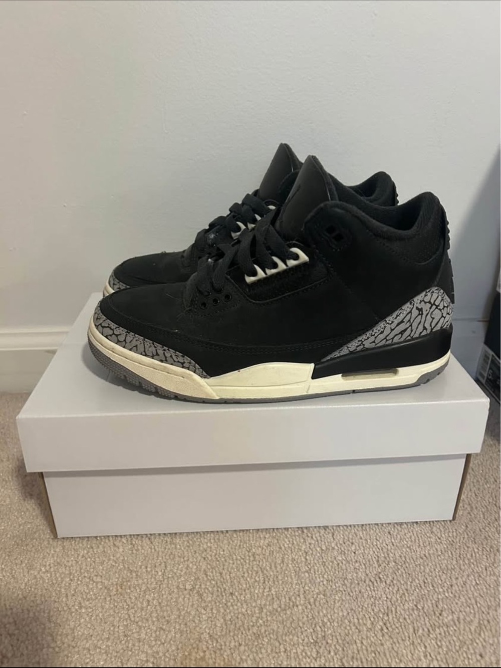 Air Jordan 3 Retro Off Noir-Black Sail 6.5 
Barely worn in great condition - Picture 2 of 6